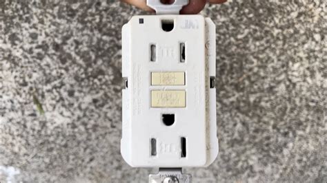 tamper resistant outlet problems